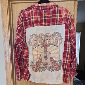 Plaid Nashville Graphic Women's Blouse